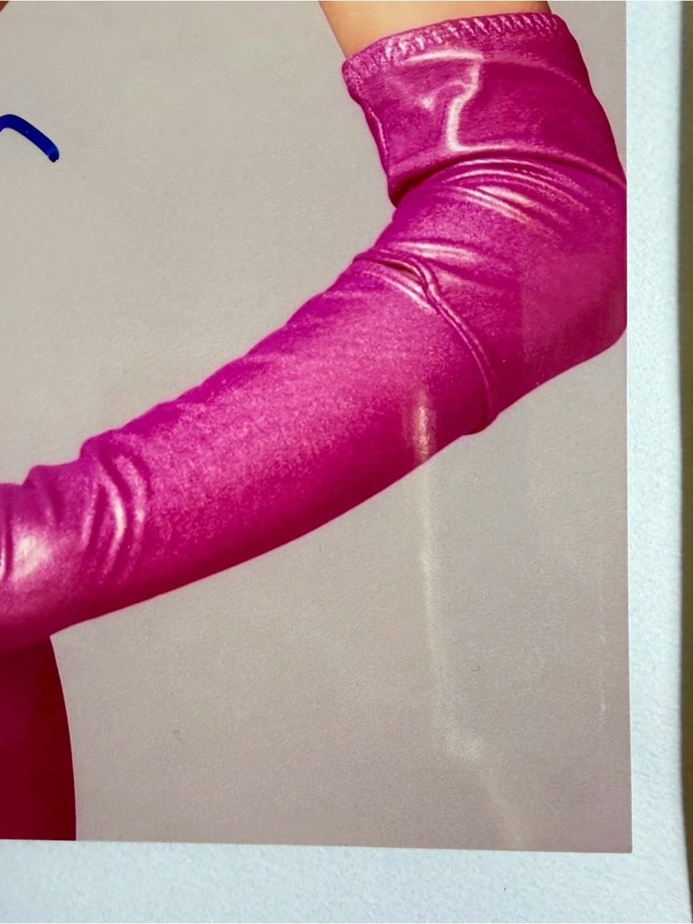 Paris Hilton Signed 8x10 Photo Autograph Pink Outfit Y2K Icon w/ COA Sharplink - Picture 5 of 8